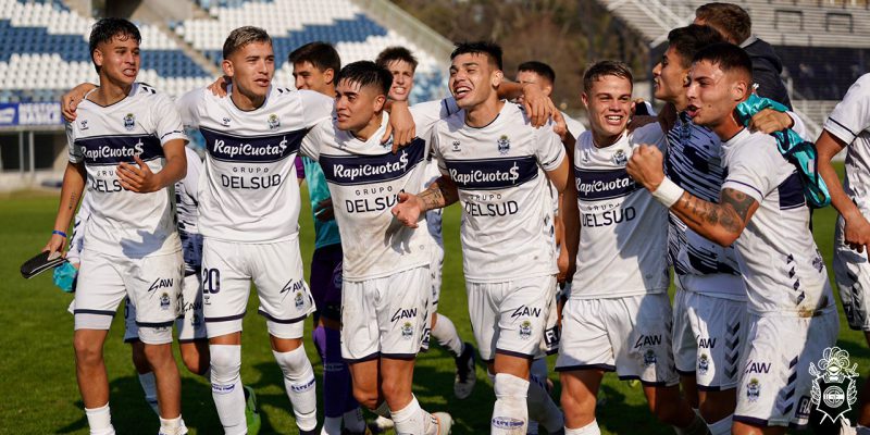 Debut y triunfo en el clásico! – Club de Gimnasia y Esgrima La Plata